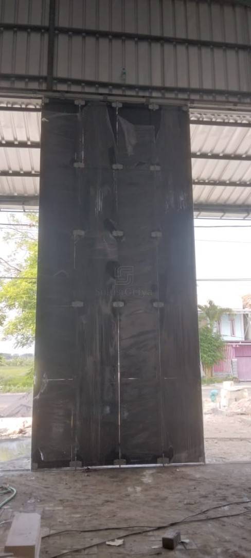 Detail mekanisme sliding tikung untuk pintu gudang